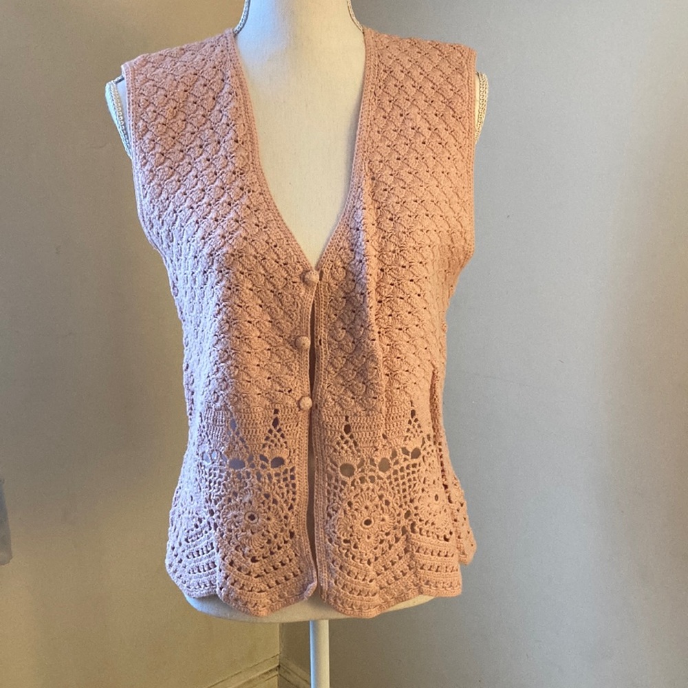 That’s Me! Vintage Pink Knit Sweater Vest